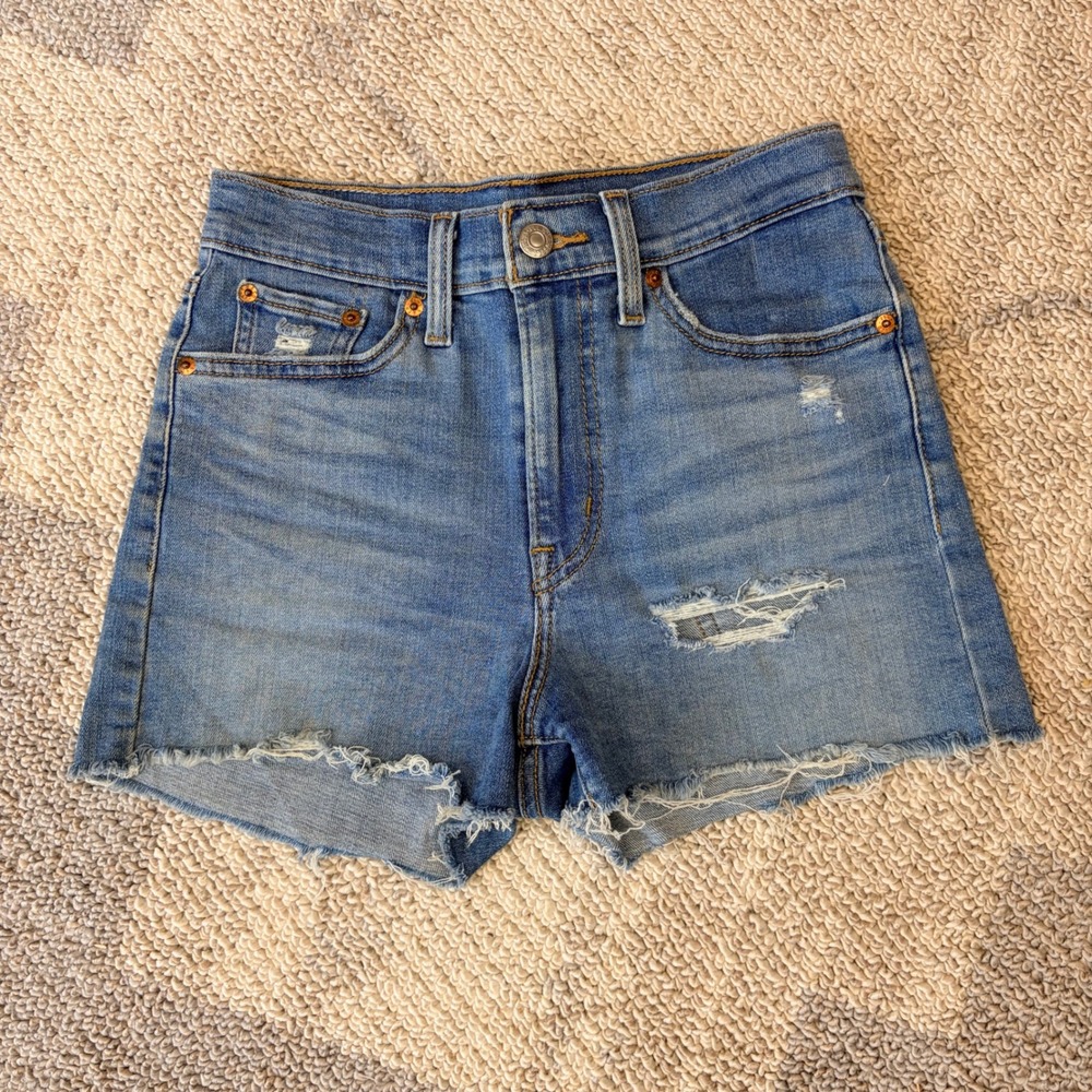 Levis High Rise Distressed Denim Shorts Medium Wash Raw Hem Size 26